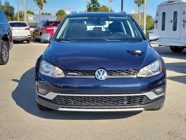 Used 2017 Volkswagen Golf Alltrack SE image 2