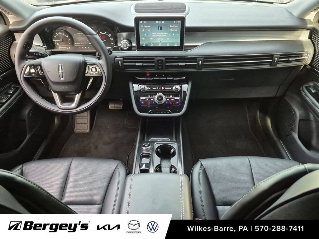 Used 2022 Lincoln Corsair AWD w/ Equipment Group 101A image 34
