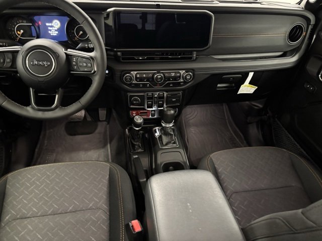 Used 2025 Jeep Gladiator Mojave w/ Convenience Group image 10