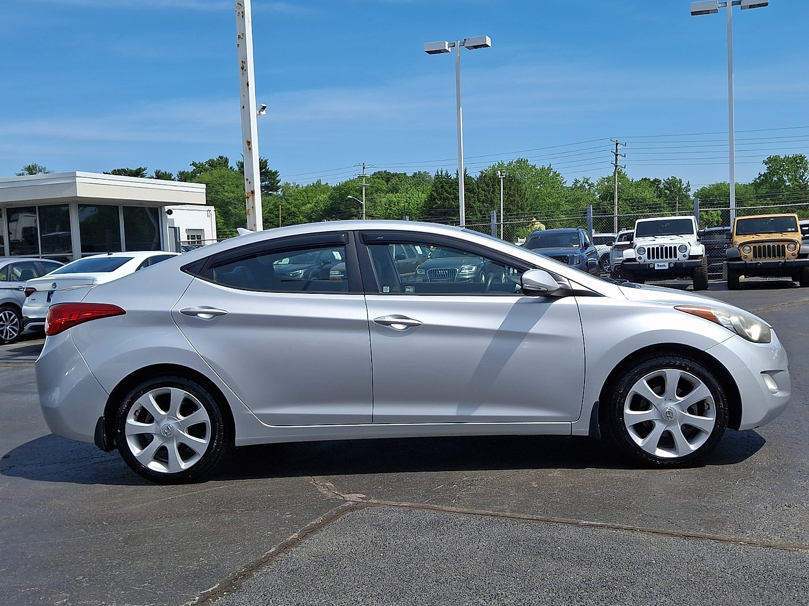 Used 2013 Hyundai Elantra Limited FWD image 7