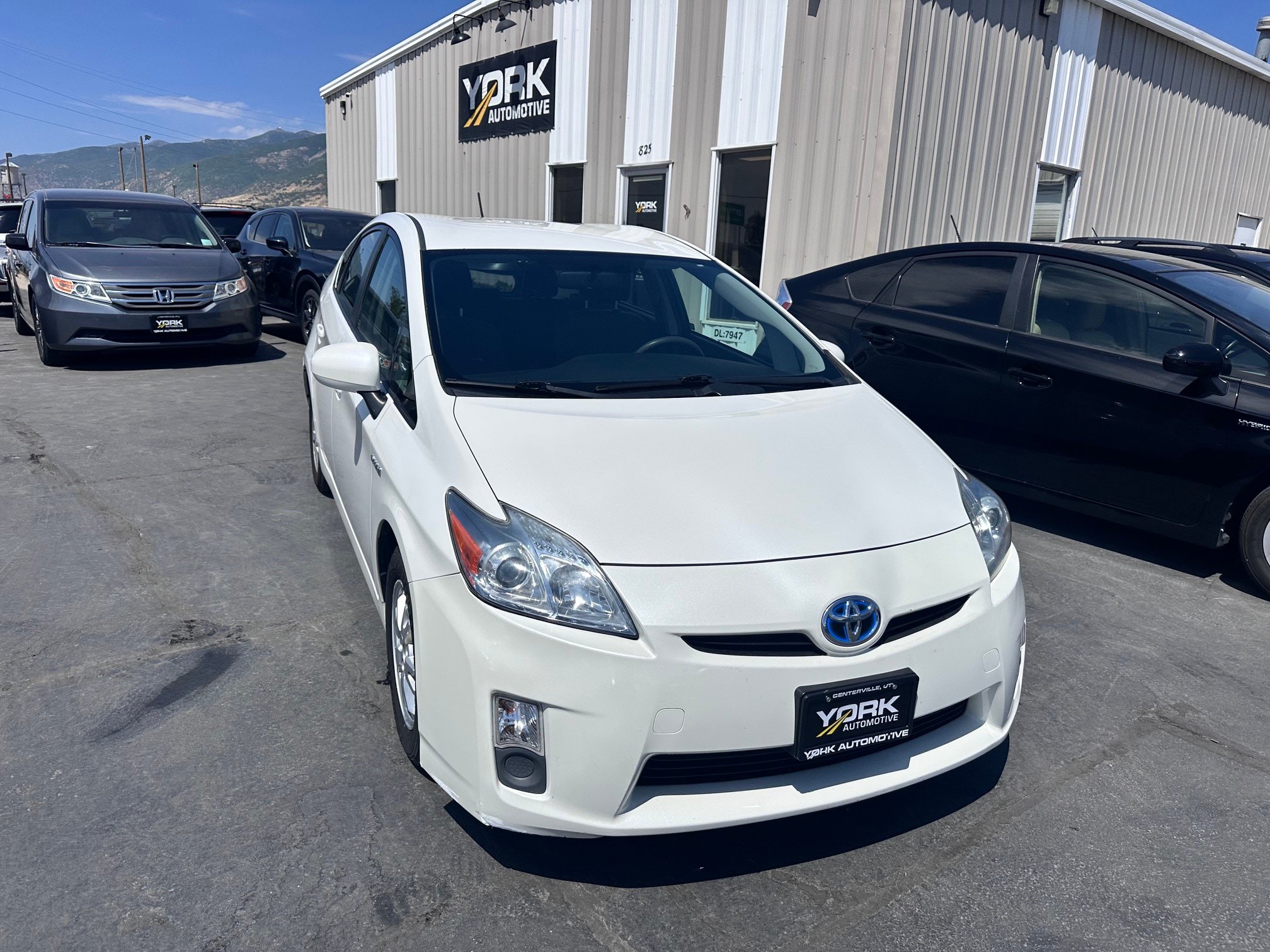 Used 2011 Toyota Prius Three w/ Navigation Pkg FWD image 1