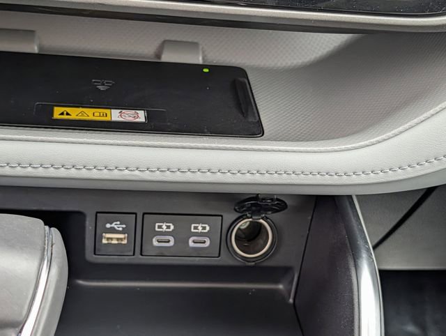 Used 2023 Toyota Highlander Limited image 18