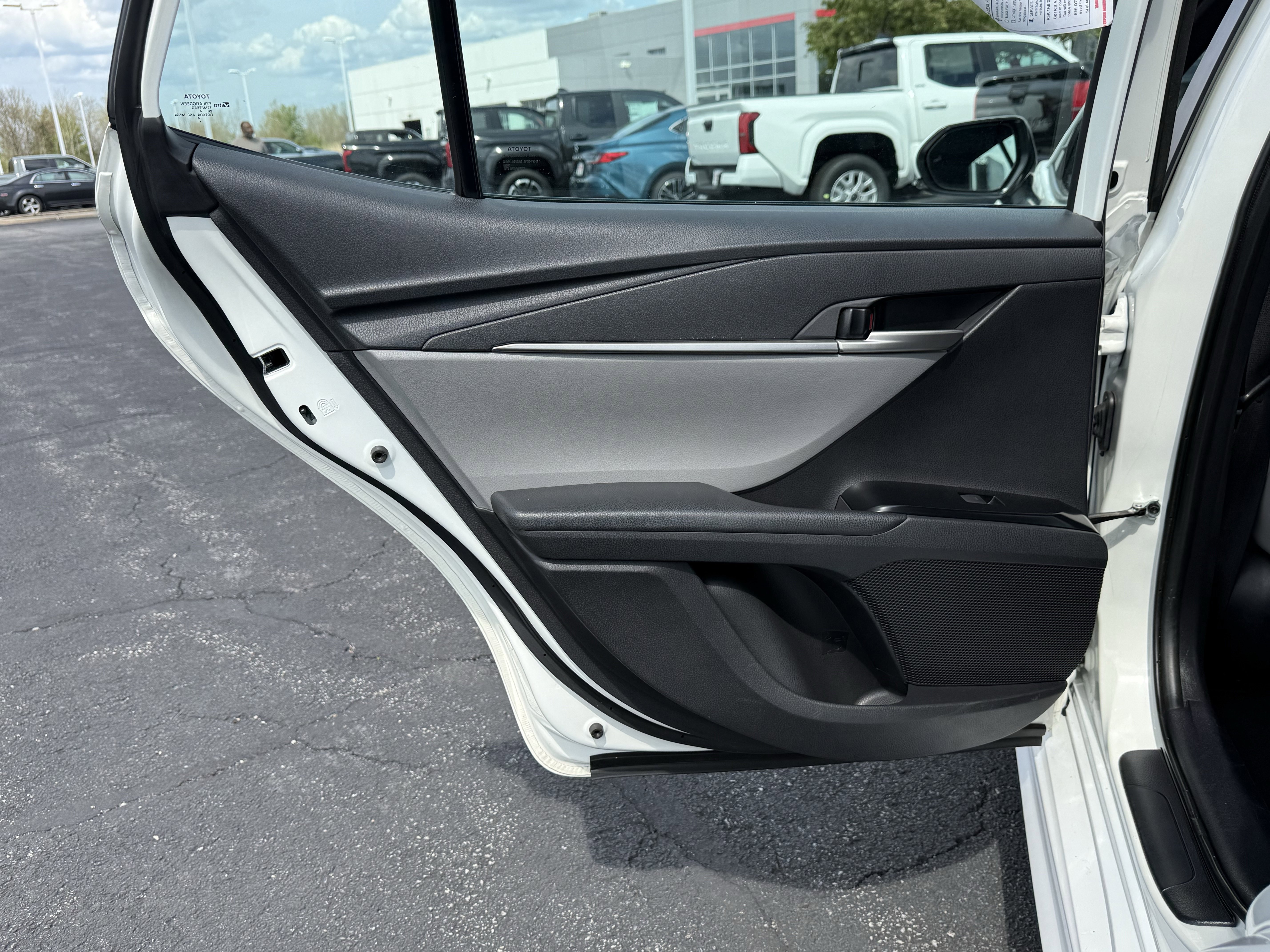 Used 2025 Toyota Camry SE FWD image 19