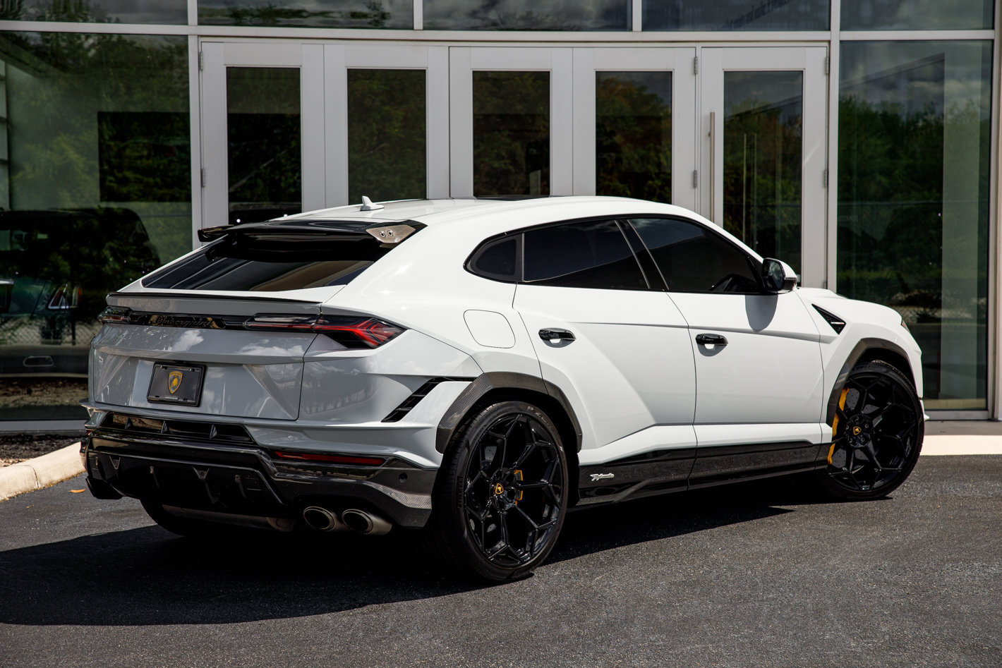 Used 2024 Lamborghini Urus Performante AWD/4WD image 47