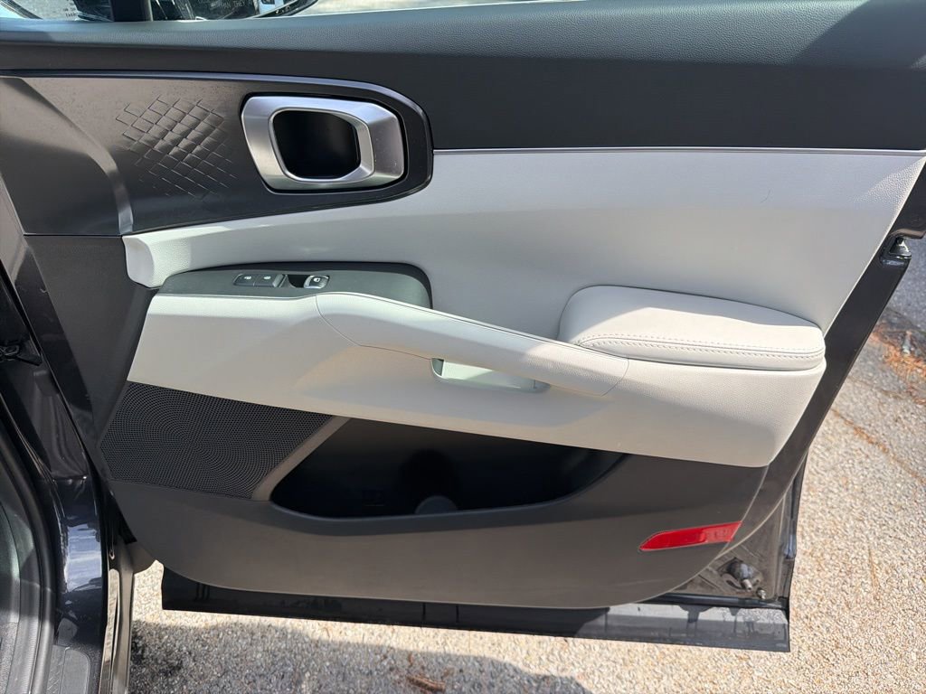 Certified 2025 Kia Sorento EX w/ Panoramic Sunroof Package FWD image 26