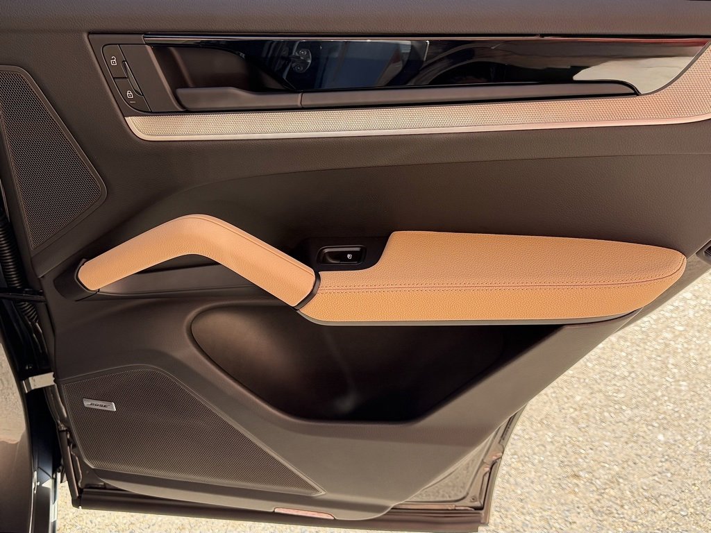New 2026 Porsche Cayenne S image 24