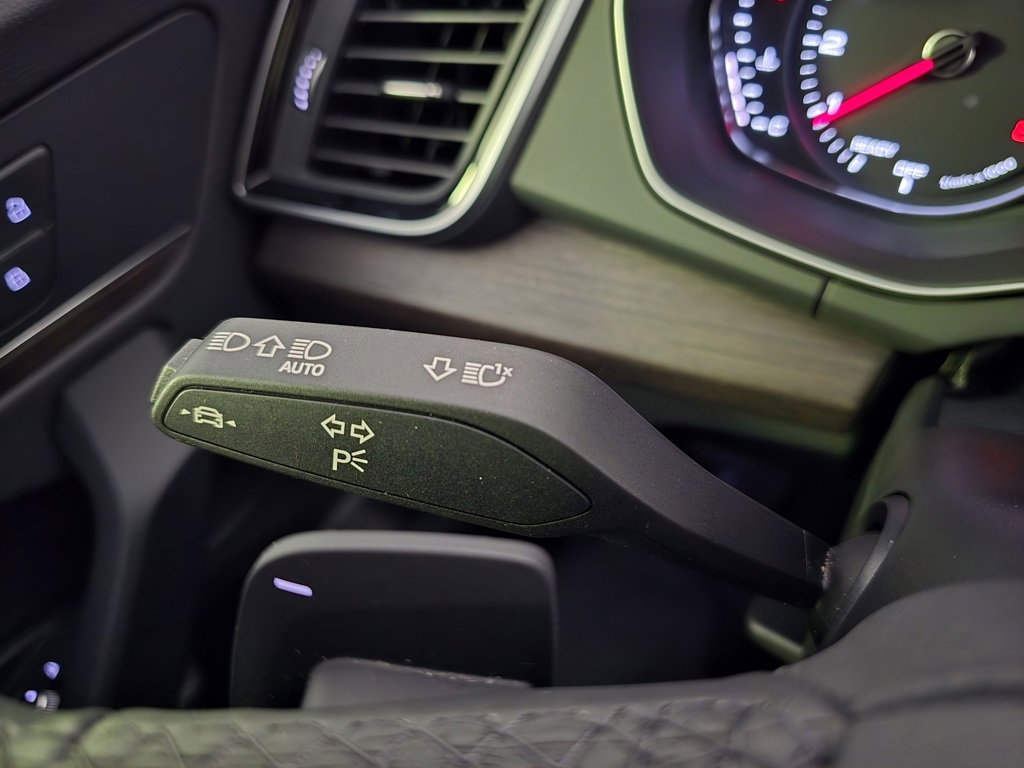 Used 2025 Audi Q5 2.0T Premium image 18