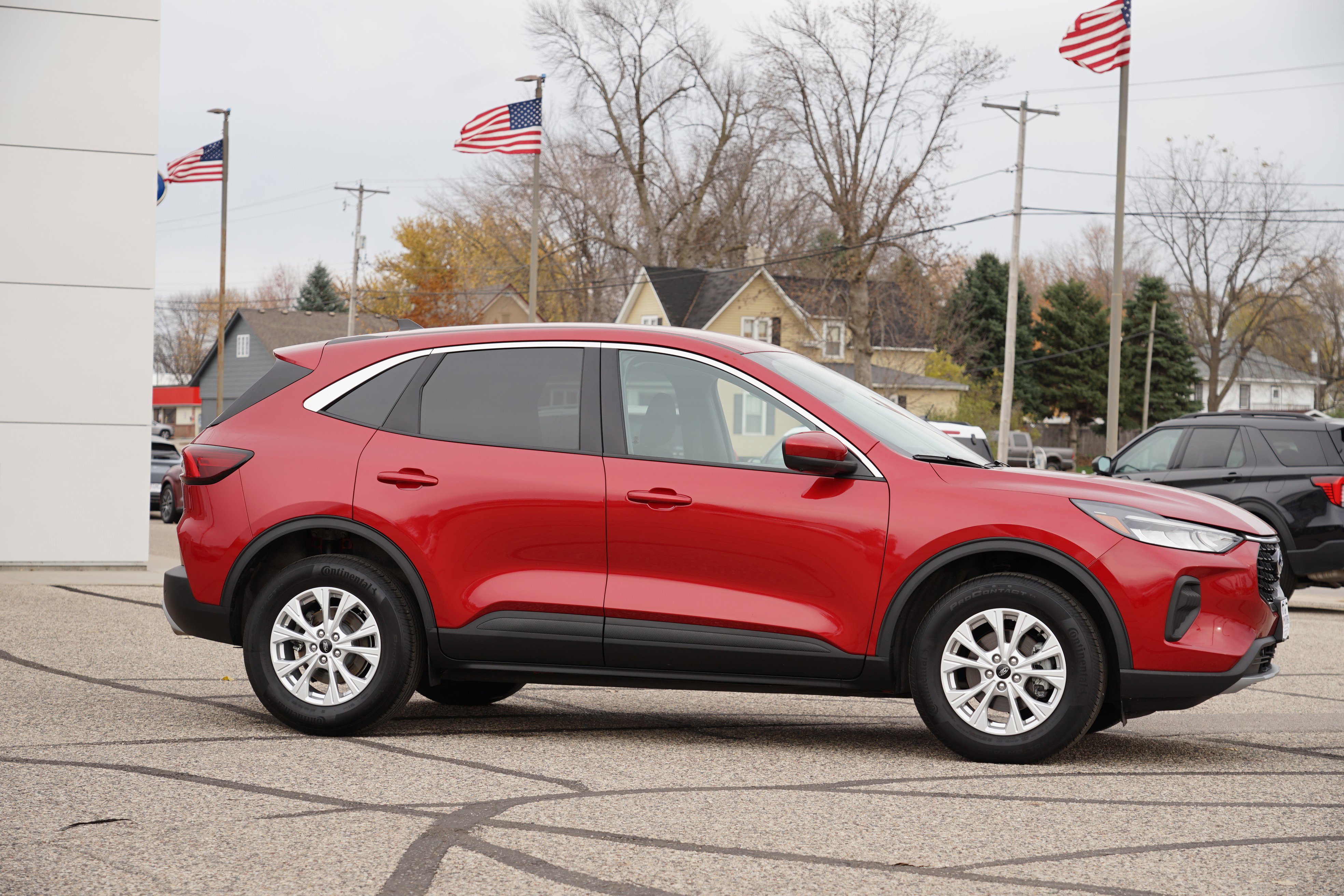 Used 2023 Ford Escape Active w/ Tech Pack #2 image 2