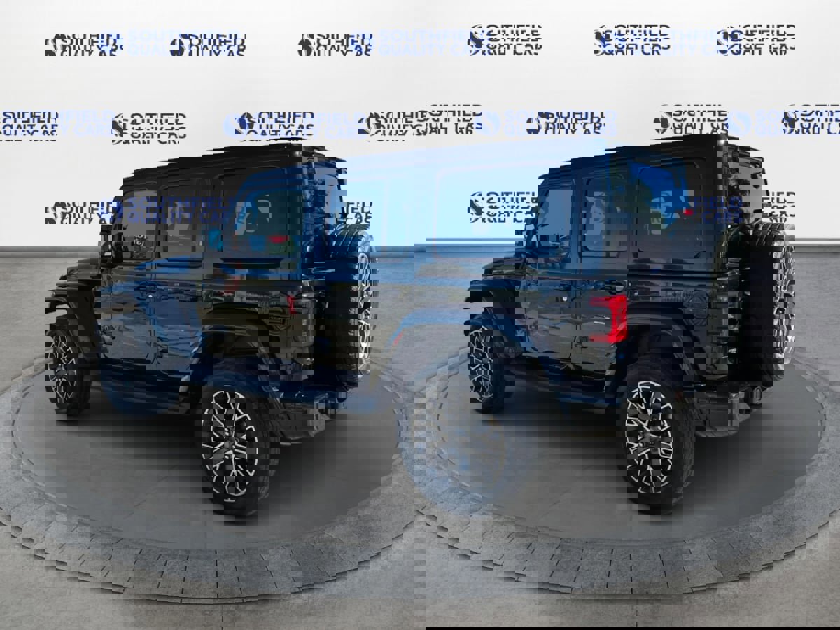 Used 2022 Jeep Wrangler Unlimited Sahara image 4