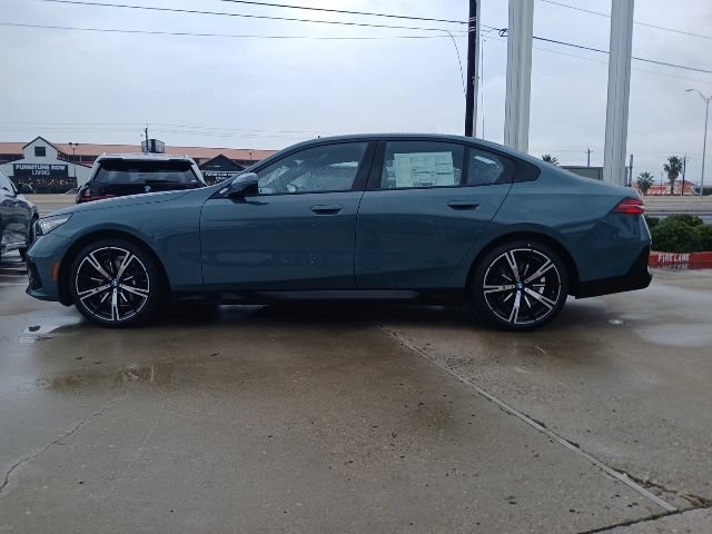 New 2026 BMW 530i w/ M Sport Package RWD image 6