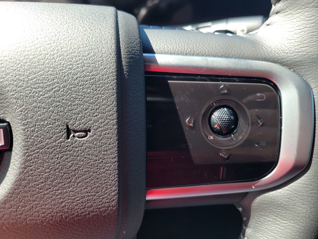 New 2025 Nissan Armada SL w/ Captain's Chari Seat Package image 20