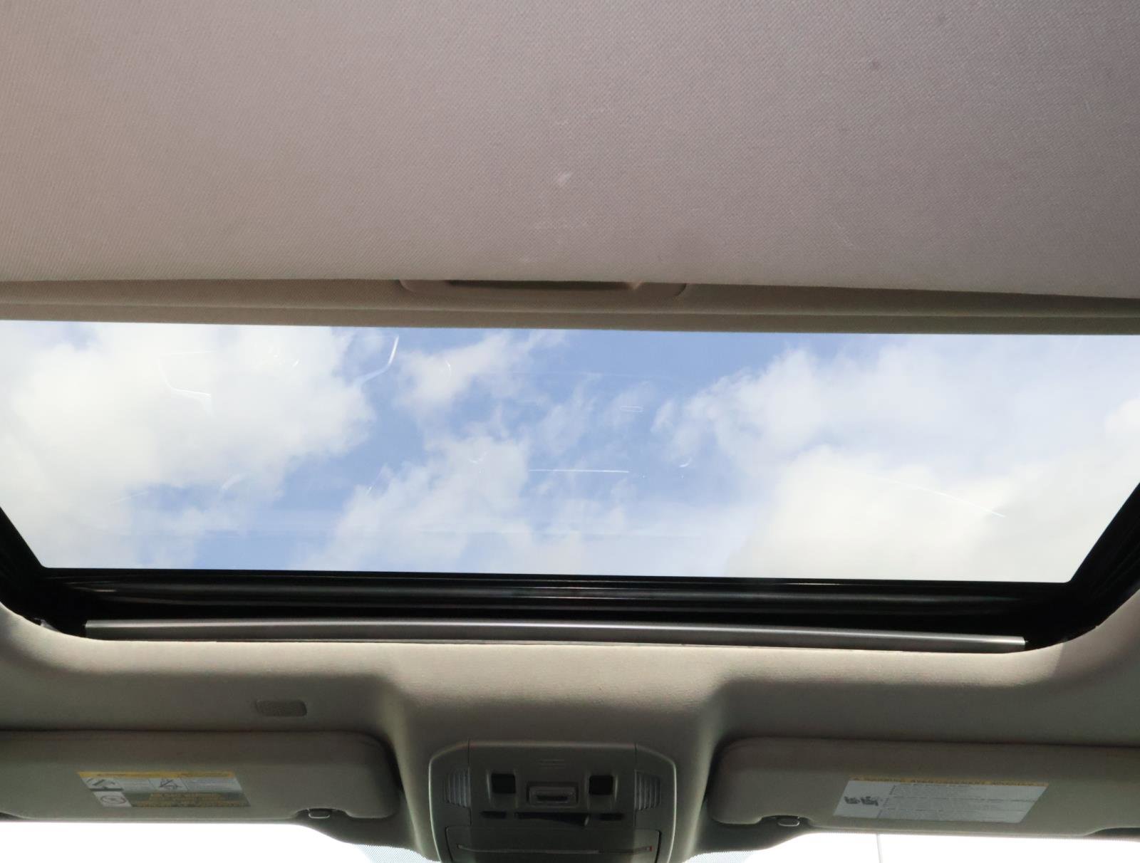 Used 2022 Toyota Highlander Limited image 12