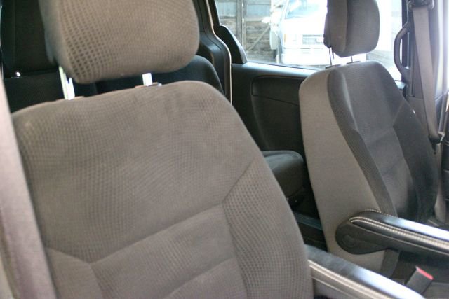 Used 2019 Dodge Grand Caravan SE FWD image 11