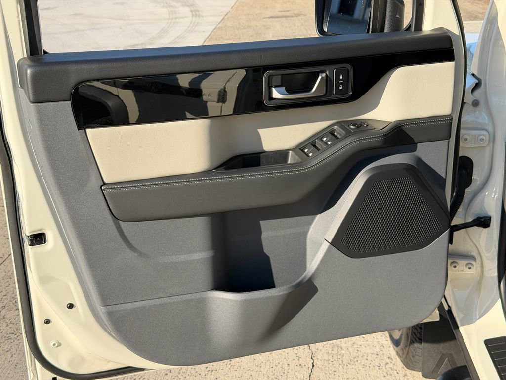 Used 2024 INEOS Grenadier Fieldmaster Edition image 11