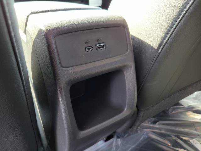 New 2026 Chevrolet Trax LT w/ LT Convenience Package FWD image 28