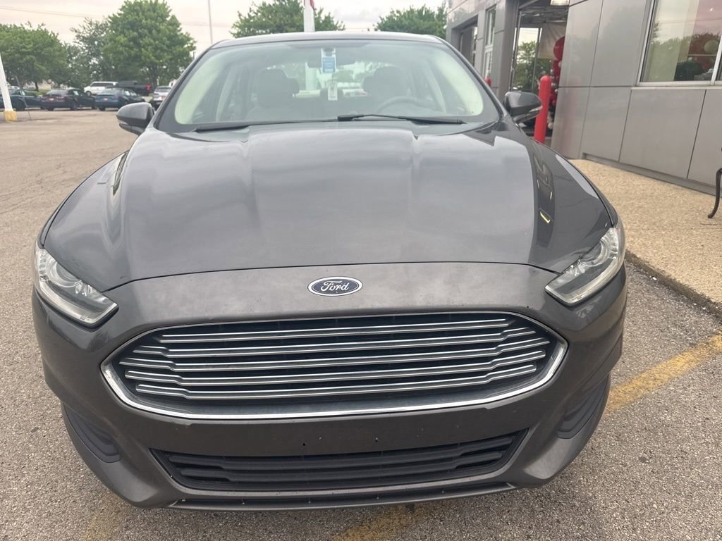 Used 2016 Ford Fusion SE FWD image 8