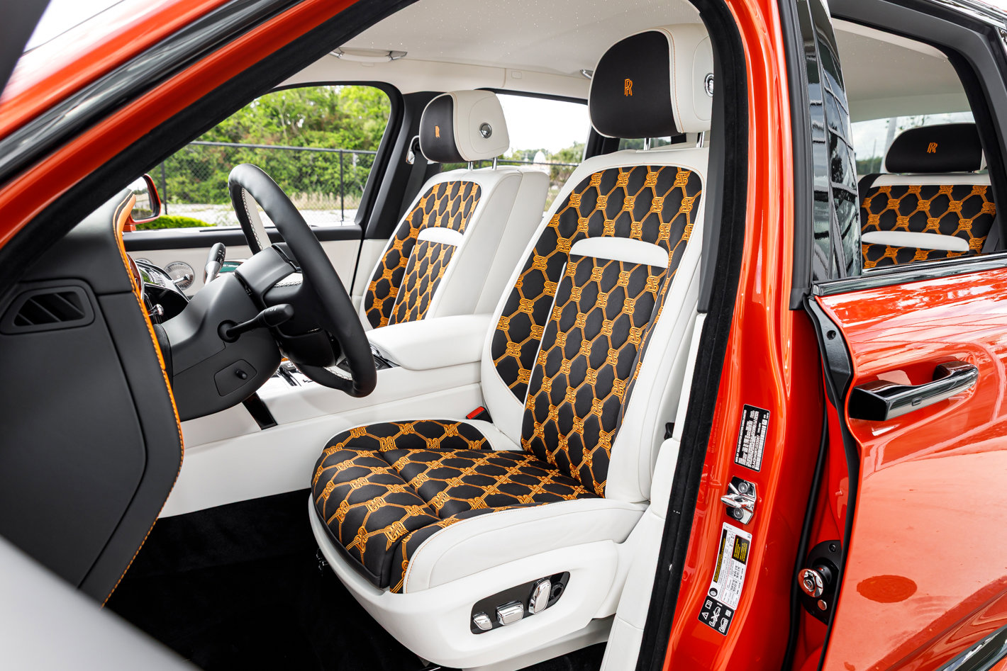 Certified 2026 Rolls-Royce Cullinan Black Badge AWD/4WD image 24