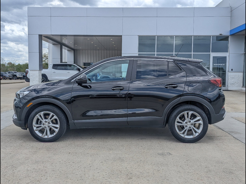 Used 2023 Buick Encore GX Preferred w/ Cold Weather Comfort Package FWD image 9