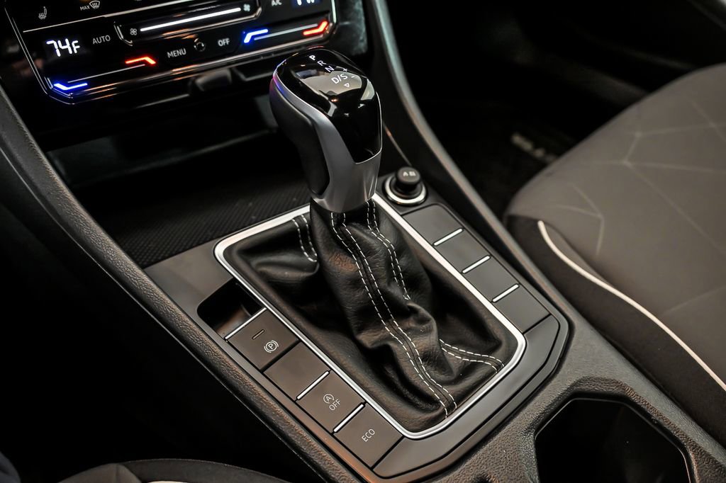 Used 2025 Volkswagen Jetta Sport image 19