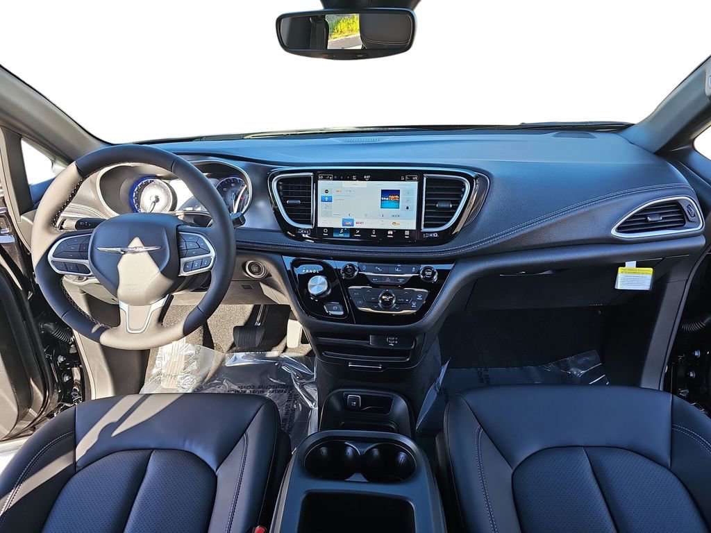 New 2026 Chrysler Pacifica Select image 9