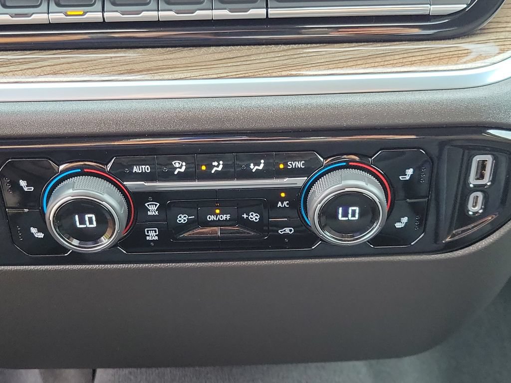 Used 2022 Chevrolet Silverado 1500 LT AWD/4WD image 29