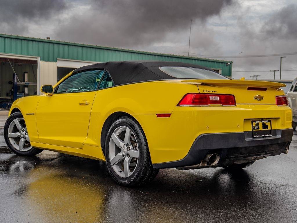 Used 2015 Chevrolet Camaro LT RWD image 4