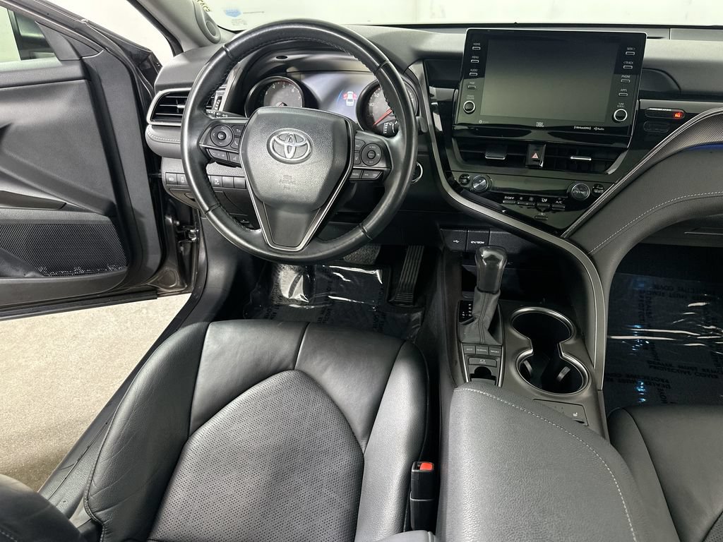 Used 2022 Toyota Camry XSE w/ Navigation Package FWD image 15
