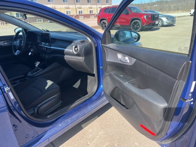 Used 2023 Kia Forte LXS image 23