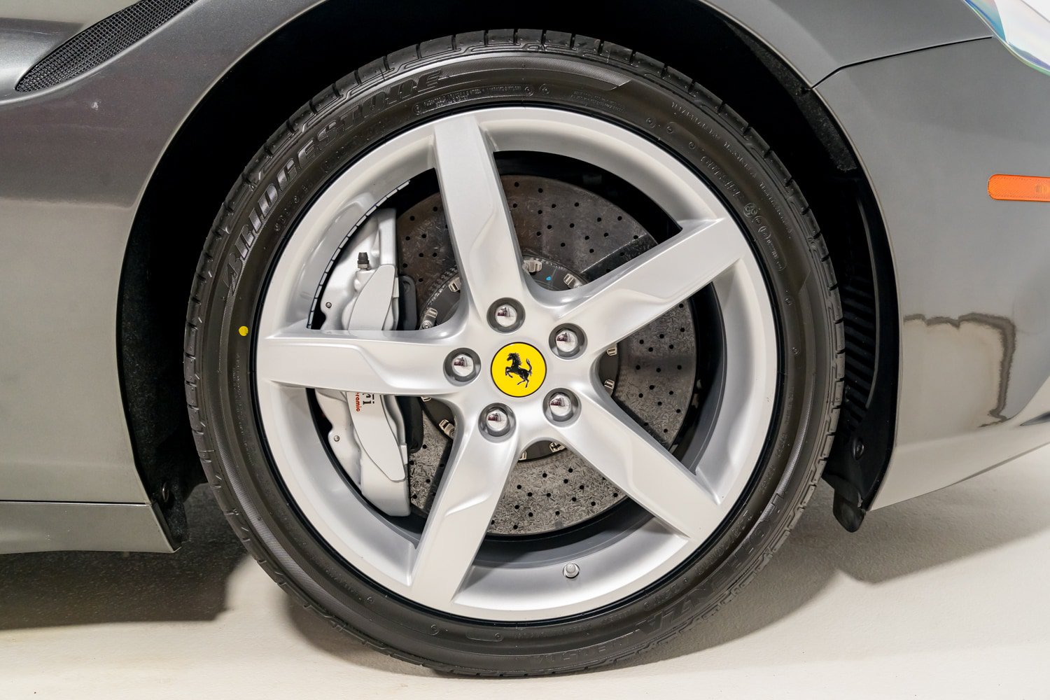 Used 2015 Ferrari California T RWD image 24