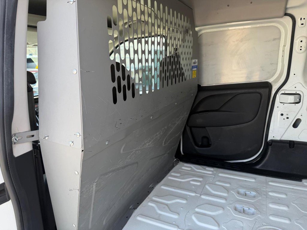 Used 2022 RAM ProMaster City Tradesman FWD image 22