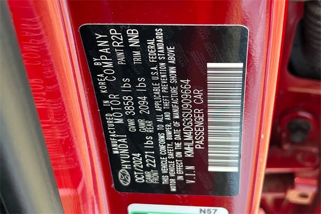 Used 2025 Hyundai Elantra Sport image 40