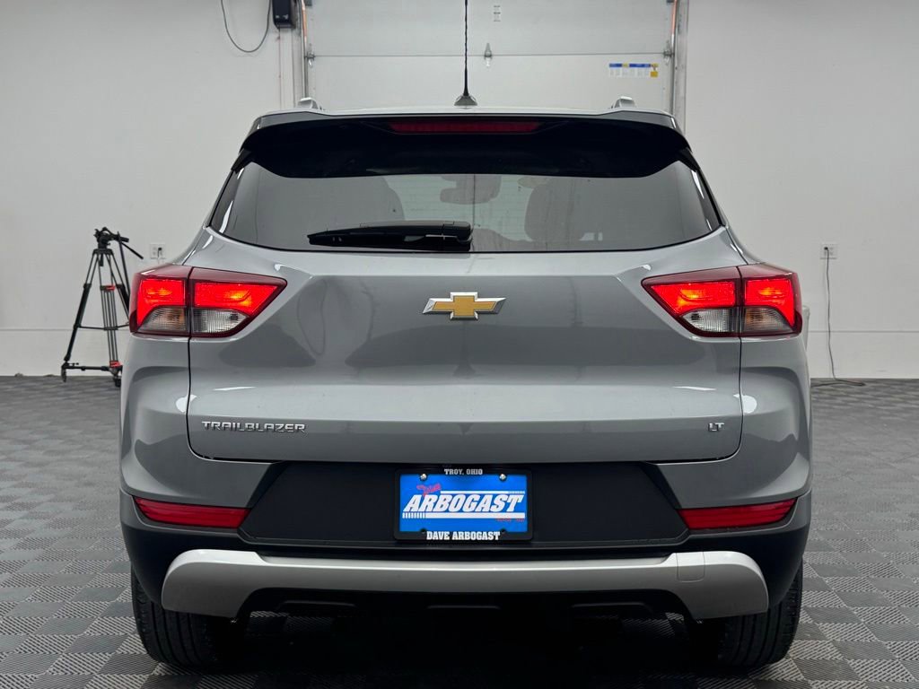 Used 2023 Chevrolet TrailBlazer LT w/ Convenience Package FWD image 6