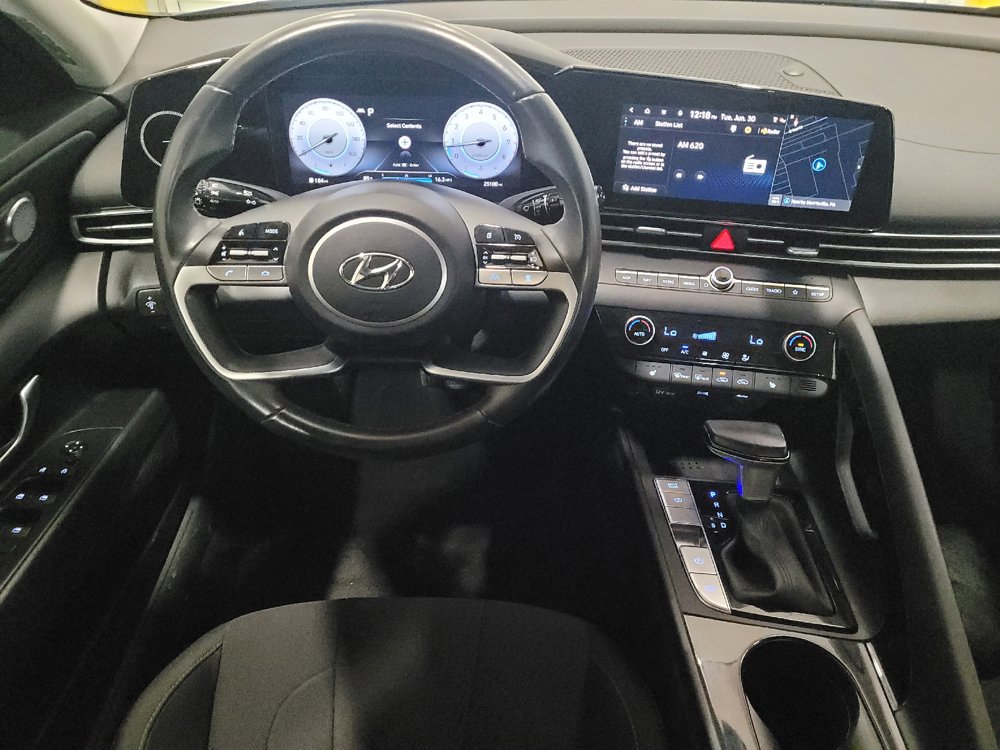 Used 2023 Hyundai Elantra SEL w/ Convenience Package FWD image 22