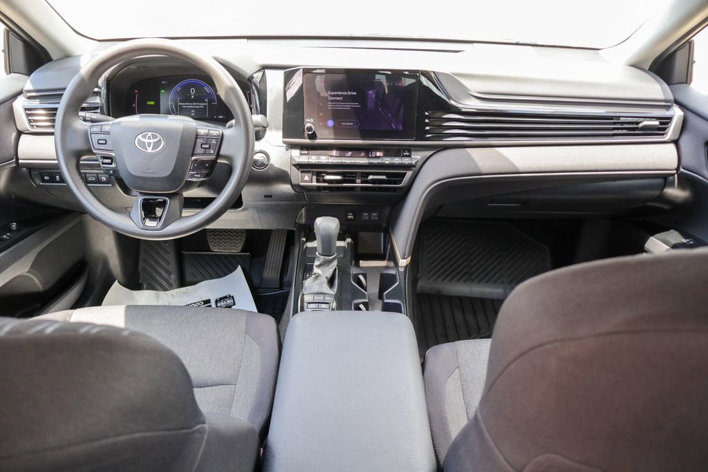 Used 2025 Toyota Camry LE FWD image 7