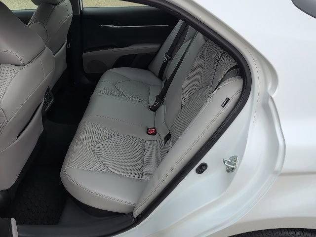 Used 2022 Toyota Camry XLE image 13