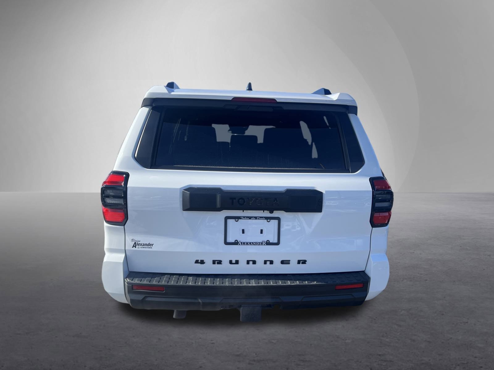 Used 2025 Toyota 4Runner SR5 video 4