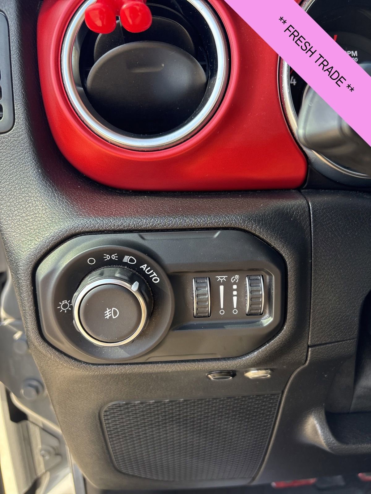 Used 2021 Jeep Wrangler Rubicon AWD/4WD image 8