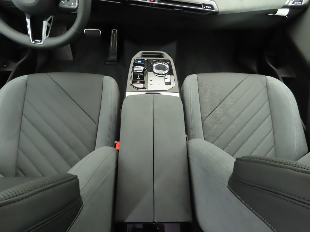 New 2026 BMW iX xDrive45 w/ M Sport Package image 17