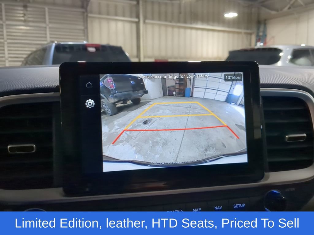 Used 2025 Hyundai Venue Limited image 20