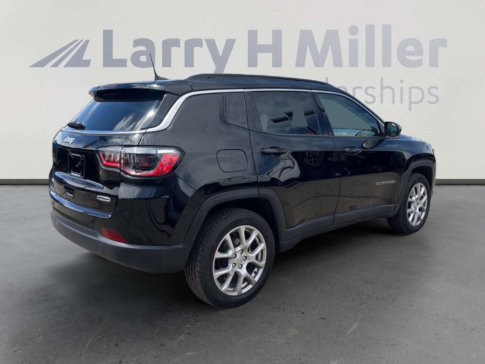 Certified 2022 Jeep Compass Latitude image 5