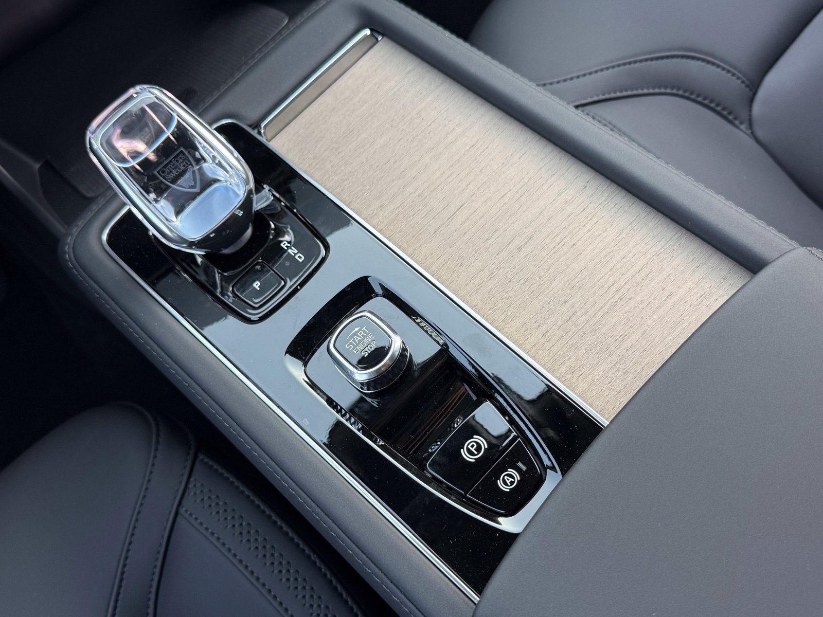 New 2027 Volvo XC90 B6 Plus AWD/4WD image 32