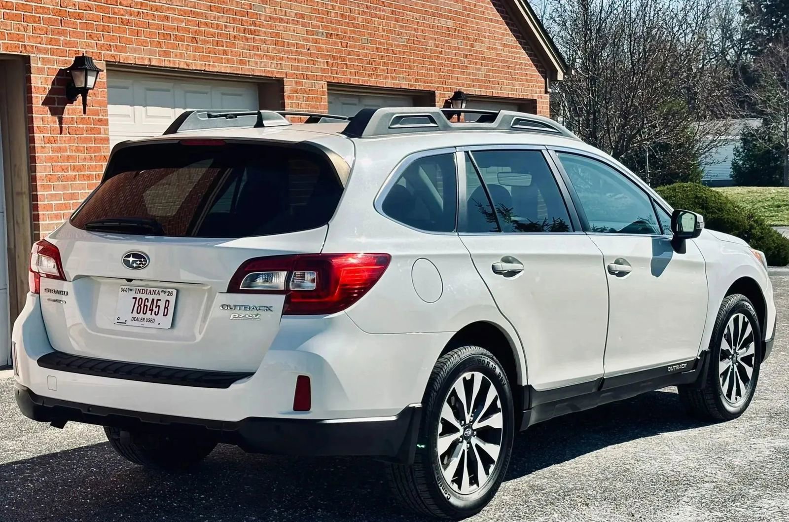 Used 2017 Subaru Outback 2.5i Limited image 11