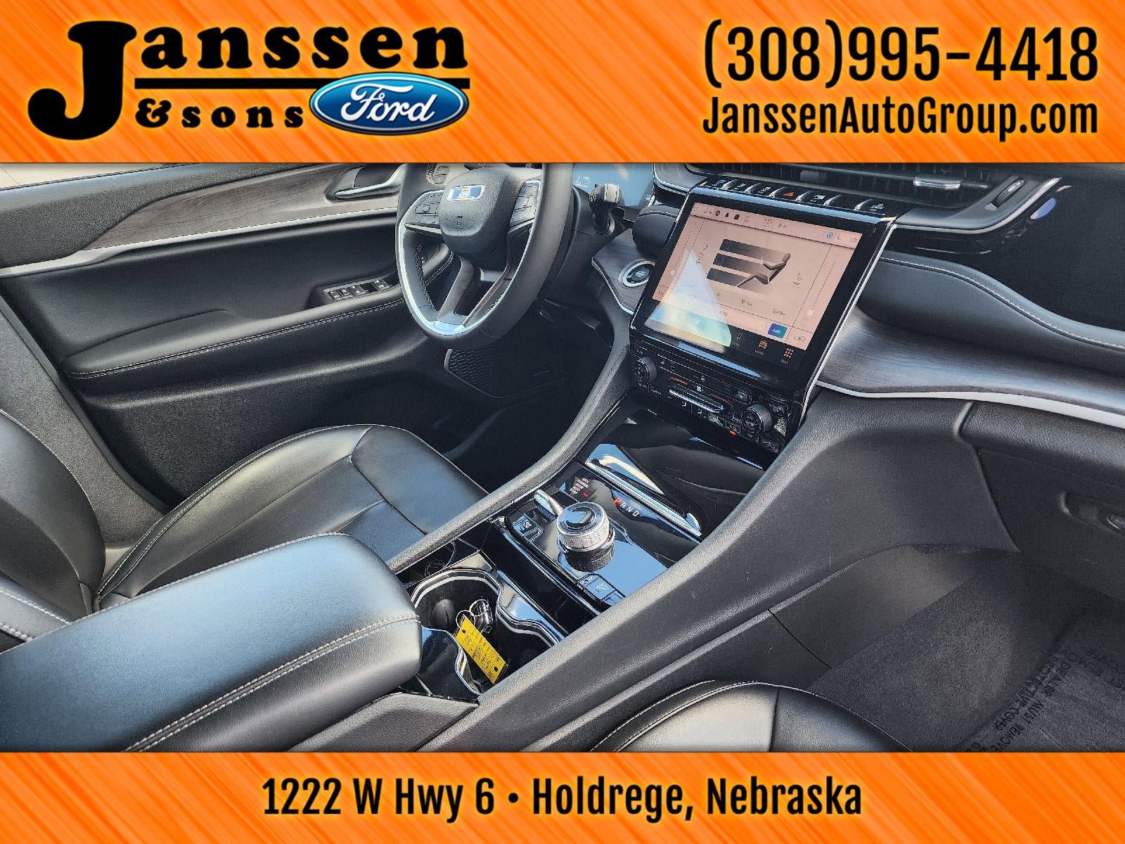 Used 2023 Jeep Grand Cherokee 4WD 4xe image 8