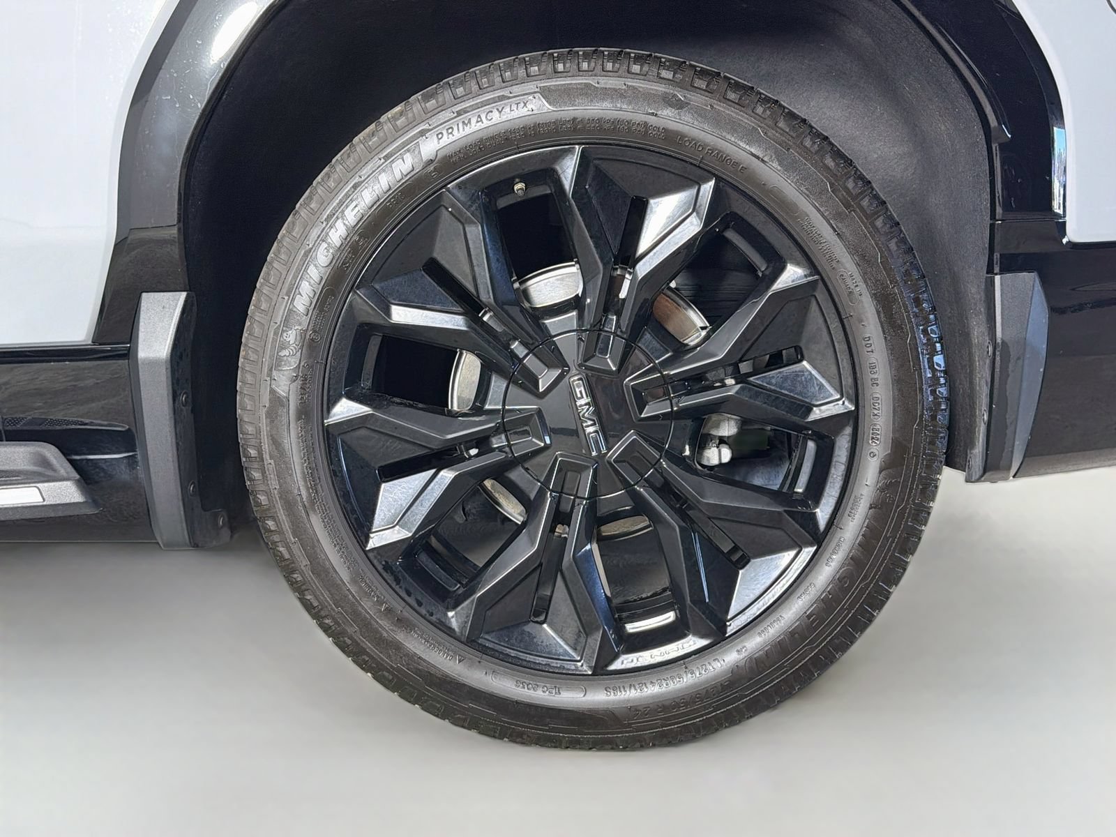 Used 2025 GMC Sierra EV Denali AWD/4WD image 33