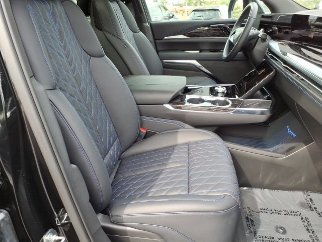 Certified 2026 Cadillac Escalade IQ Sport 1 w/ LPO, Floor Liner Package AWD/4WD image 24