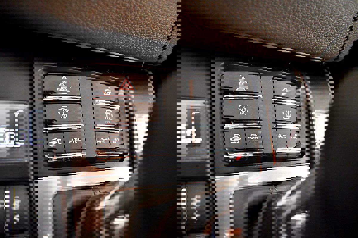 Used 2016 Porsche Macan S image 33