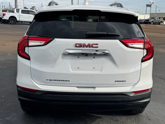 Used 2022 GMC Terrain SLE w/ Driver Convenience Package image 4
