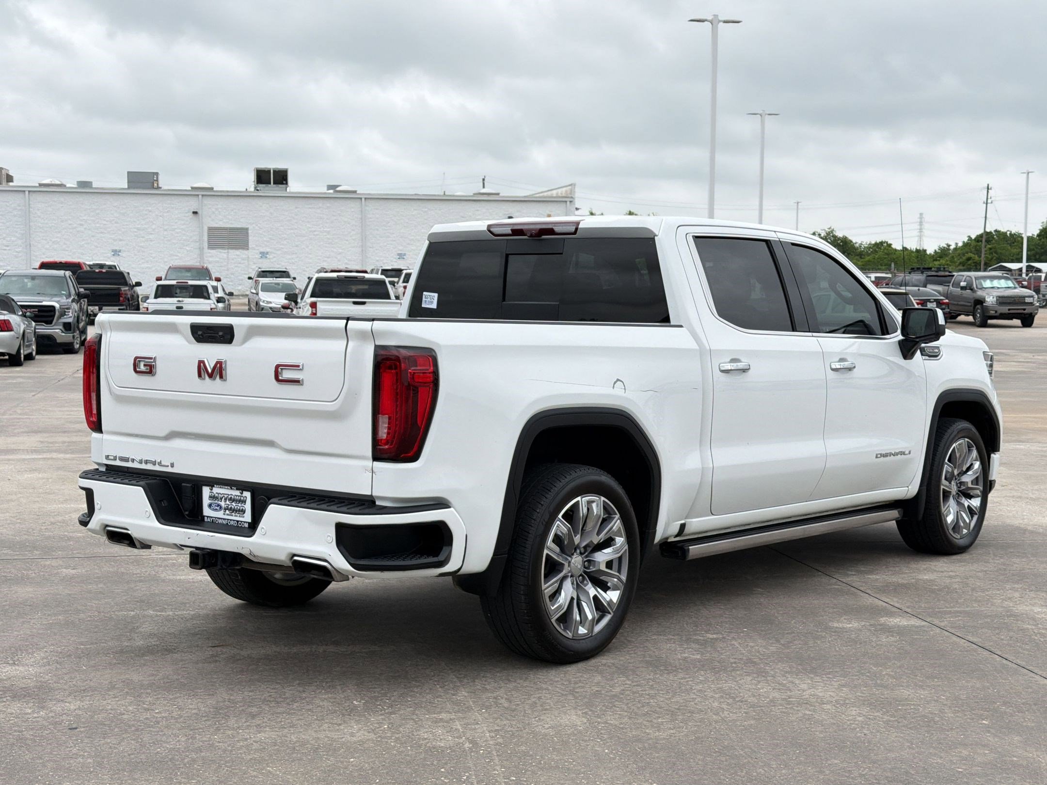 Used 2022 GMC Sierra 1500 Denali w/ Denali Reserve Package AWD/4WD image 9