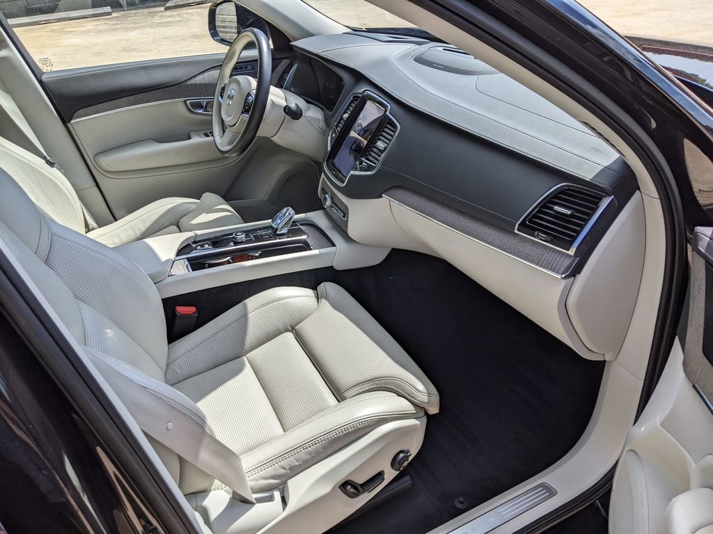 Certified 2023 Volvo XC90 B6 Ultimate w/ Protection Package Premier AWD/4WD image 22