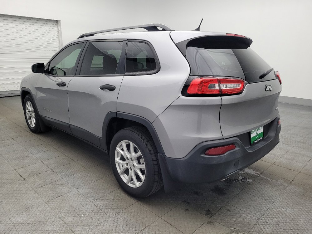 Used 2015 Jeep Cherokee Sport FWD image 5